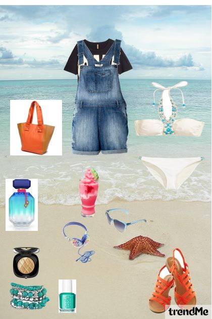 ``Just chilling out`` at the beach- Fashion set