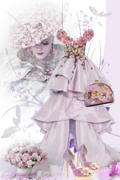 Lys lilla ballkjole med blomster- Combinazione di moda