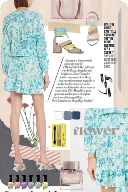 Lys blå kjole med blomstermønster- Fashion set