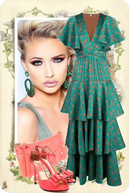 Grønn kjole og aprikosfarget tilbehør- Combinazione di moda