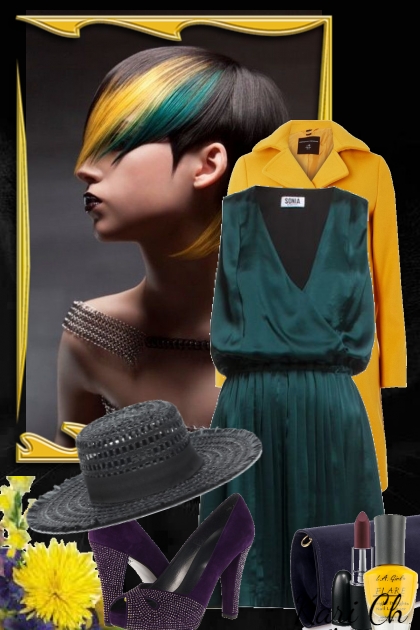 Grønn kjole og gul kåpe 447- Combinazione di moda