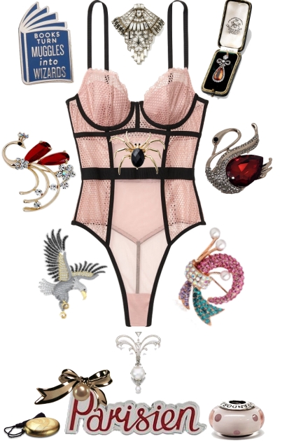 Combine your lingerie with jewellery - combinação de moda