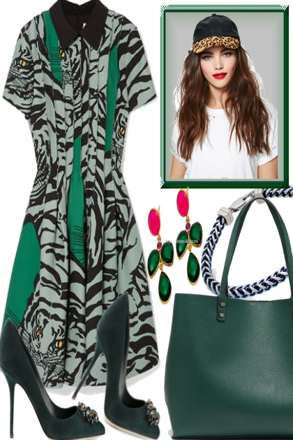 IN THE OFFICE WITH GREEN ANIMALS- Fashion set
