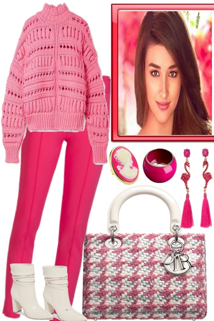 She´s the pink girl- Fashion set