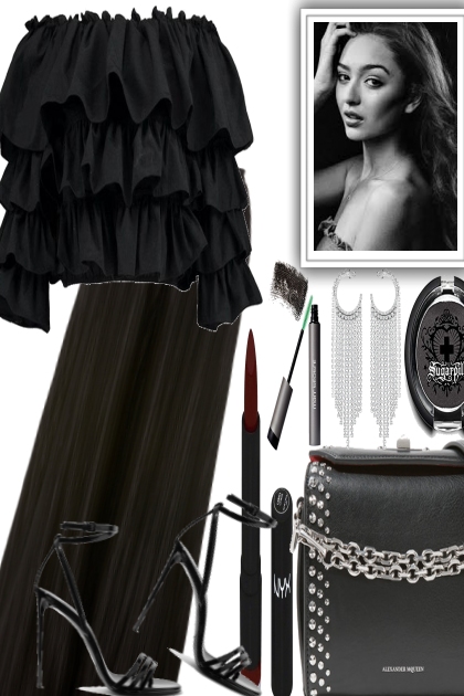 WEAR BLACK.- Combinazione di moda