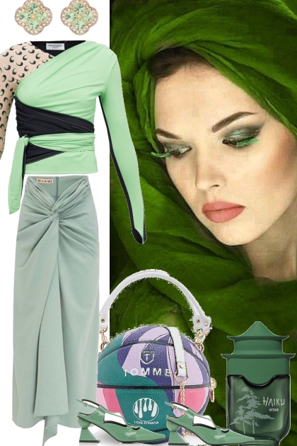 WRAPPED. IN GREEN 10/29/2023- Combinazione di moda