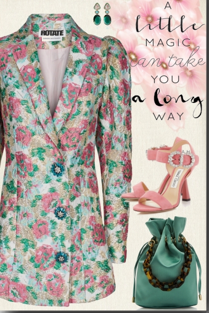 Floral Mini Dress- Combinaciónde moda