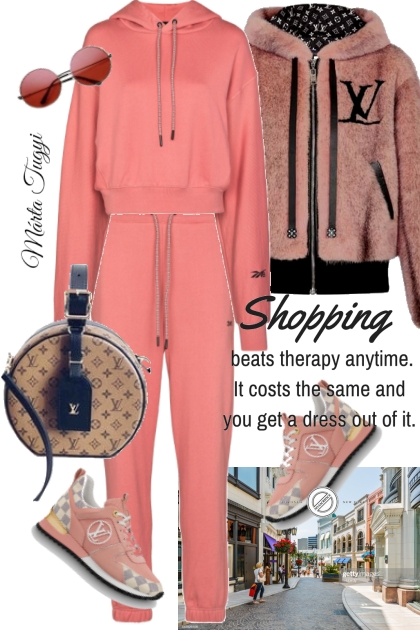 Shopping conveniently. - combinação de moda