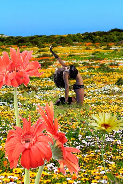 Doing sports on the flowering meadow- Modna kombinacija