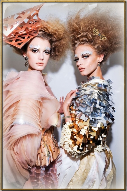 Two ladies 2- Fashion set