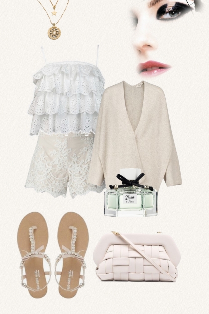 White lace- Combinazione di moda