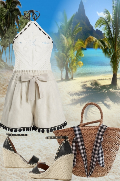 White outfit with black accents- Combinazione di moda