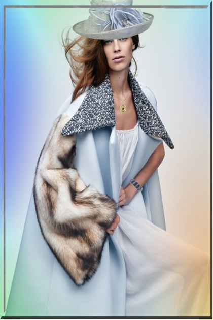 Lady in a fur outfit- Combinazione di moda