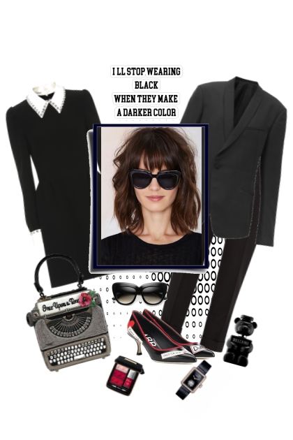 Woman in black- Combinazione di moda