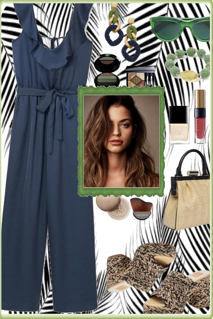 Summer Vacation 2024 - Navy Romper & Straw Sandals- Modna kombinacija