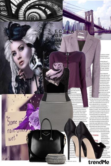 Purple lady goes down the street...- Combinazione di moda