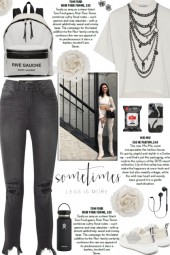 How to wear a Chain-Print Crop T-Shirt!