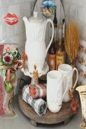 A jug and mugs