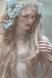 Hairdress with blue flowers