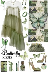 #548 2023 Green Butterfly Kisses