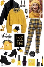 # 844  2023 Black and Yellow Knit 