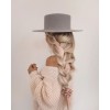 Back View of Woman with Gray Hat - Anderes - 