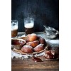 Beignet and chocolate - Lebensmittel - 