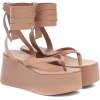 GIANVITO ROSSI Leather platform thong sa - Sandalen - 