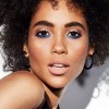 Model w/Blue Eyeliner - Pasarela - 