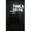 Take a selfie/fake a life - Articoli - 