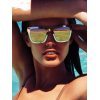 beach girl mirrored sunglasses - Personas - 