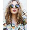 blonde with sunglasses runway look - Ludzie (osoby) - 
