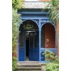 exterior with blue entrance UK - Zgradbe - 