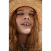 girl in hat - Personas - 
