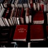 red vintage books - Przedmioty - 
