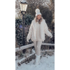woman in snow - Personas - 