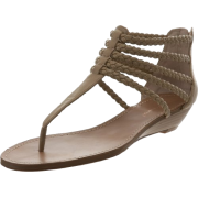 BCBGeneration Women's Tannen Thong Sandal - Cinturini - $44.97  ~ 38.62€