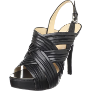 GUESS Women's Aleana Platform Sandal - Туфли на платформе - $44.00  ~ 37.79€