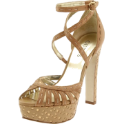 Guess Women's Natidle Platform Sandal - Plataformas - $120.00  ~ 103.07€