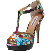 Steve Madden Women's Haylow T-Strap Sandal - Plattformen - $39.99  ~ 34.35€
