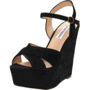 Steve Madden Women's WestII Wedge Sandal - Plutarice - $76.45  ~ 65.66€