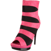 The Highest Heel Women's Lux-41 Open Toe Boot - Stiefel - $39.57  ~ 33.99€