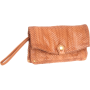 Frye Convertible Clutch Tan - Bolsas com uma fivela - $208.00  ~ 178.65€