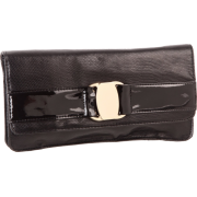 Ivanka Trump Allison ITR064-01 Clutch Black - Borse con fibbia - $95.00  ~ 81.59€