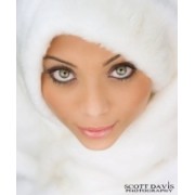 Model in White Fur - Подиум - 