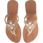 Mystique Seashell Embroidered flip flops - Japanke - 