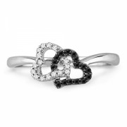 Platinum Plated Sterling Silver Black and White Round Diamond Double Heart Ring (1/10 cttw) - Aneis - $49.50  ~ 42.51€