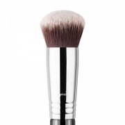 Sigma Beauty F82 - Round Kabuki Brush - Maquilhagem - $25.00  ~ 21.47€