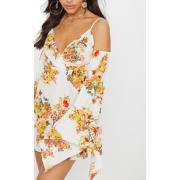 WHITE FLORAL FLARE SLEEVE PLUNGE DRESS - People - £25.00 