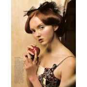 Lily Cole - 相册 - 750,00kn  ~ ¥791.06